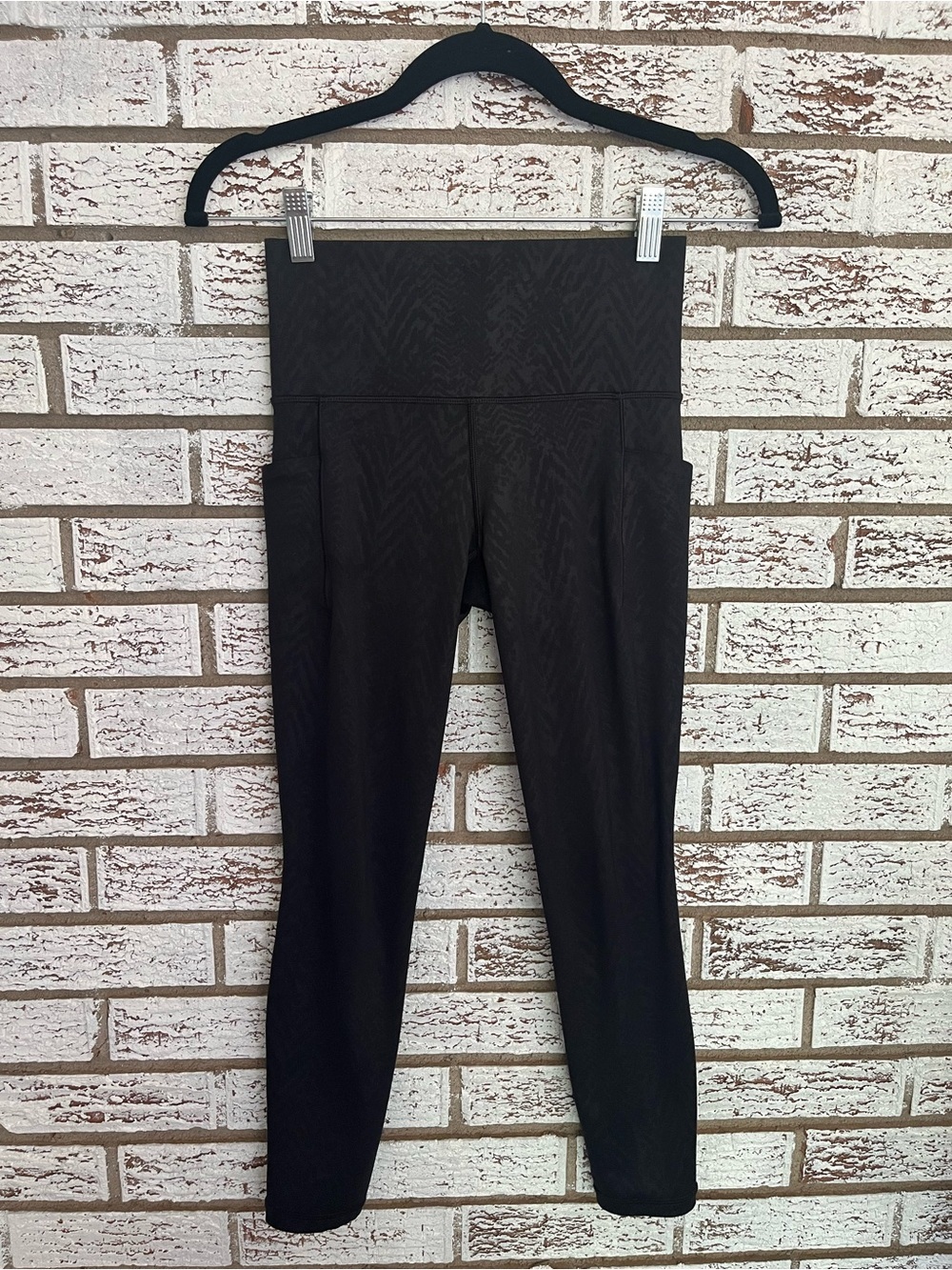 Athleta Salutation Stash Pocket 7/8 High Rise Leggings Pockets XSP Black